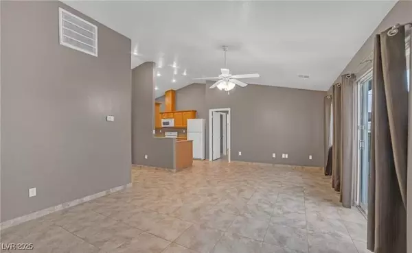Pahrump, NV 89048,2081 E Ambush ST #2