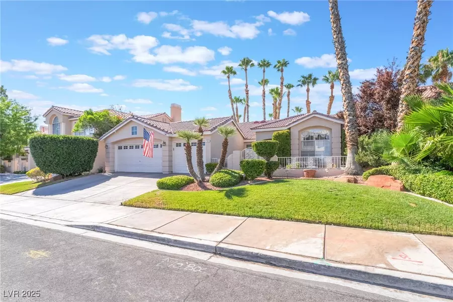 7901 Waterfalls AVE, Las Vegas, NV 89128
