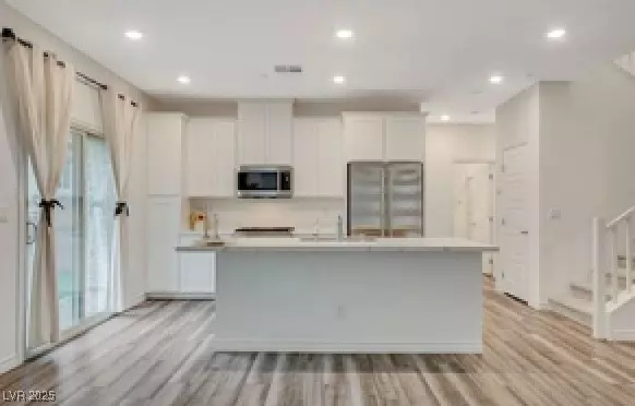 Las Vegas, NV 89138,600 N Carriage Hill DR #1108