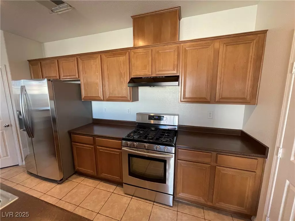 Henderson, NV 89012,31 HUDSON CANYON ST #3