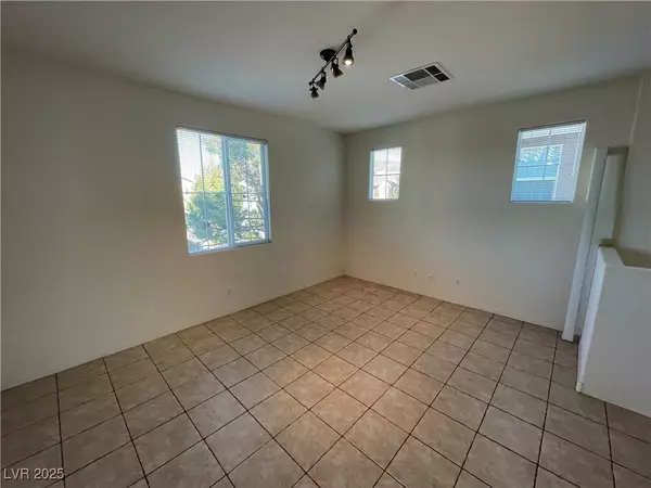 Henderson, NV 89012,31 HUDSON CANYON ST #3