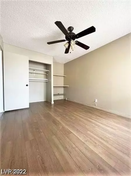 Las Vegas, NV 89103,6672 Peachtree LN