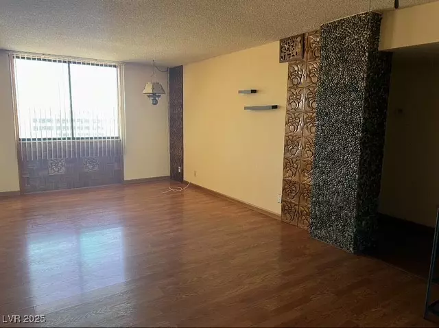 Las Vegas, NV 89119,3930 University Center DR #612