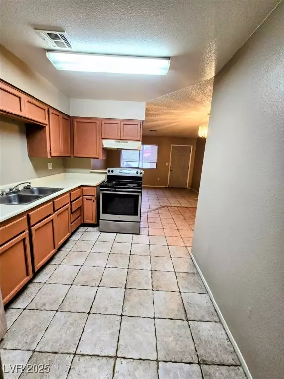 Las Vegas, NV 89101,412 N 14th ST #1