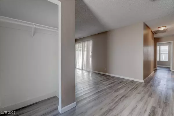Las Vegas, NV 89108,6417 Addely DR