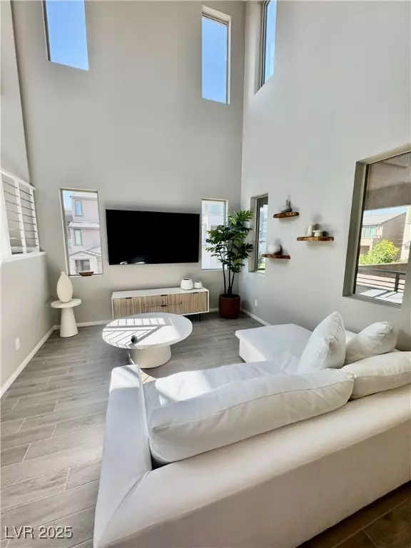 Las Vegas, NV 89138,643 Solar Citrine ST