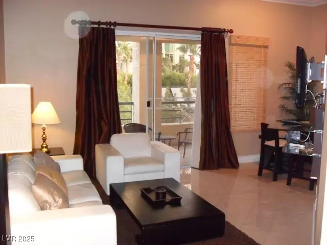 Las Vegas, NV 89169,260 E FLAMINGO RD #329