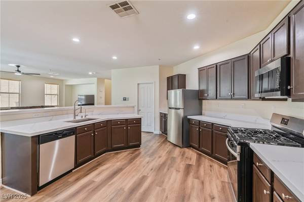 2037 Brush Stroke ST, Henderson, NV 89044