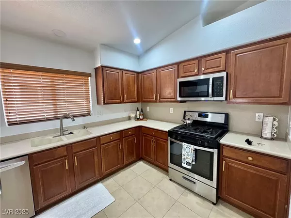North Las Vegas, NV 89031,5049 Bayberry Crest ST