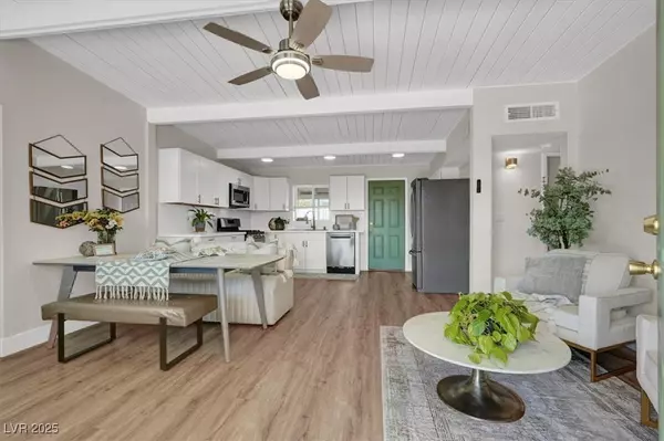 Las Vegas, NV 89107,417 Princeton ST