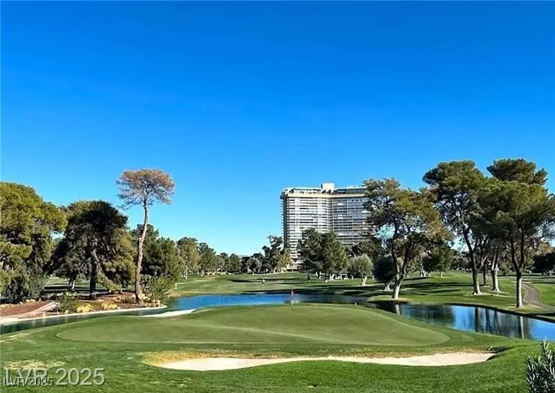 Las Vegas, NV 89109,3045 Pinehurst DR #B