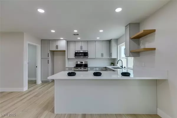 3822 Don Carlos DR, Las Vegas, NV 89121