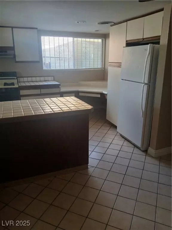 Las Vegas, NV 89104,3028 Scarlet Oak AVE