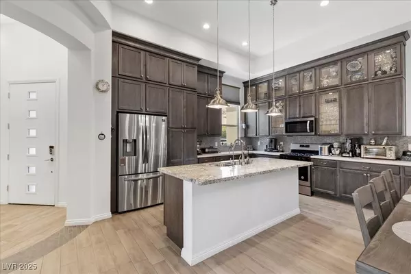 Las Vegas, NV 89148,6722 Desert Crimson ST