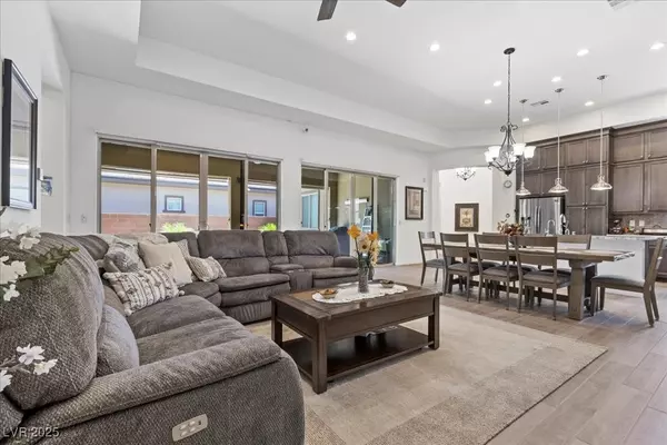 Las Vegas, NV 89148,6722 Desert Crimson ST