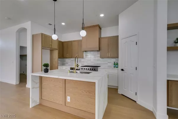 Las Vegas, NV 89144,10452 Niagara Falls LN