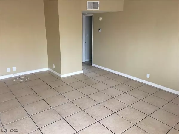 Las Vegas, NV 89108,5248 PEBBLE BEACH BLVD #B