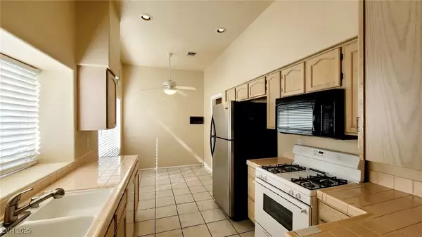 Las Vegas, NV 89128,7524 Holloran CT