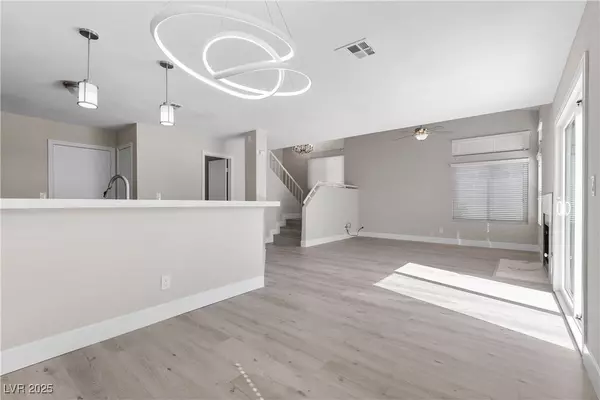 Las Vegas, NV 89117,3328 Summerfield LN