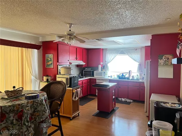 Las Vegas, NV 89120,5028 Meadow Grove CT