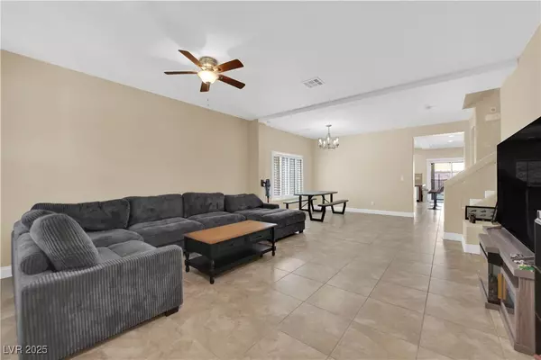 Las Vegas, NV 89139,6634 W Camero AVE