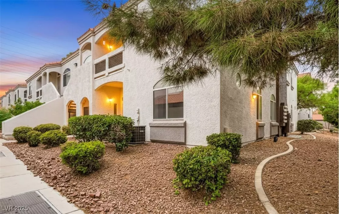 Henderson, NV 89052,700 Carnegie ST #2011