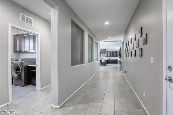 Las Vegas, NV 89113,8079 Lennox View LN