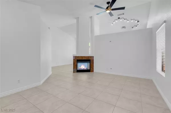 Henderson, NV 89015,519 Landra LN