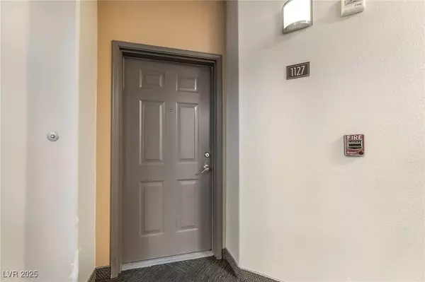 Las Vegas, NV 89148,8777 W Maule AVE #1127