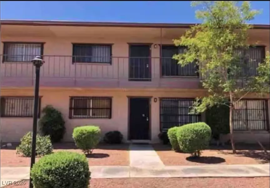 615 S Royal Crest CIR #8, Las Vegas, NV 89169