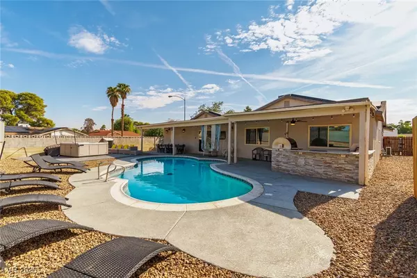 5551 Corral CIR, Las Vegas, NV 89119