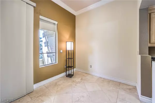 Las Vegas, NV 89169,260 E Flamingo RD #308