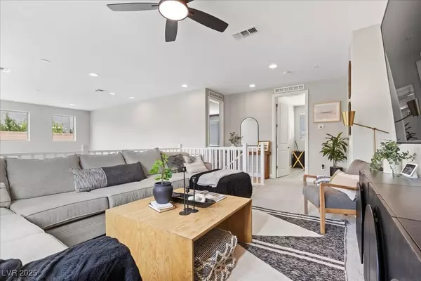 Las Vegas, NV 89166,8107 Skye Quarry ST