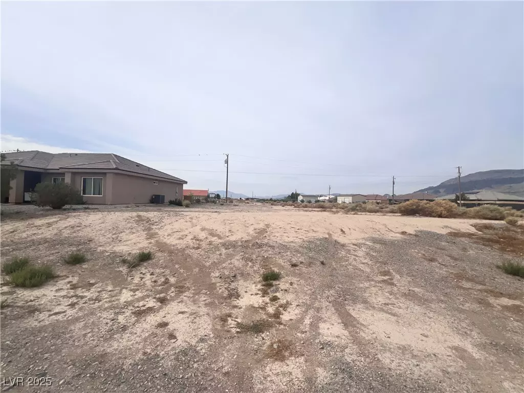 Pahrump, NV 89060,6631 Gallup CT