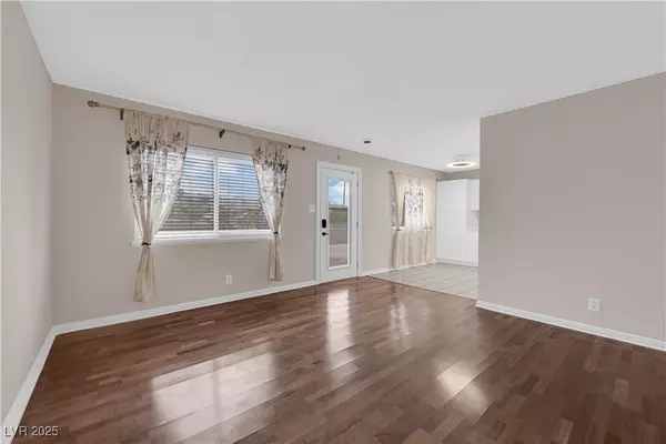 Las Vegas, NV 89107,837 Salem DR