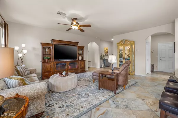 Henderson, NV 89011,940 Rue Grand Paradis LN