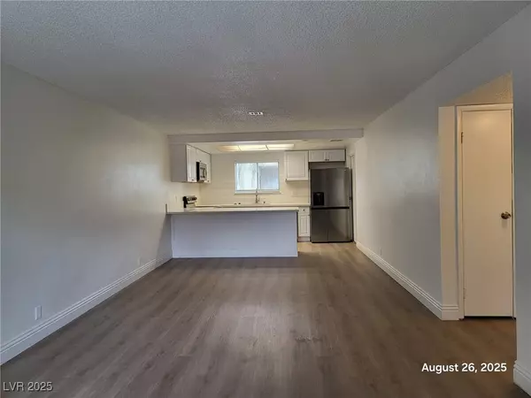 Las Vegas, NV 89102,4530 Sparky DR #D