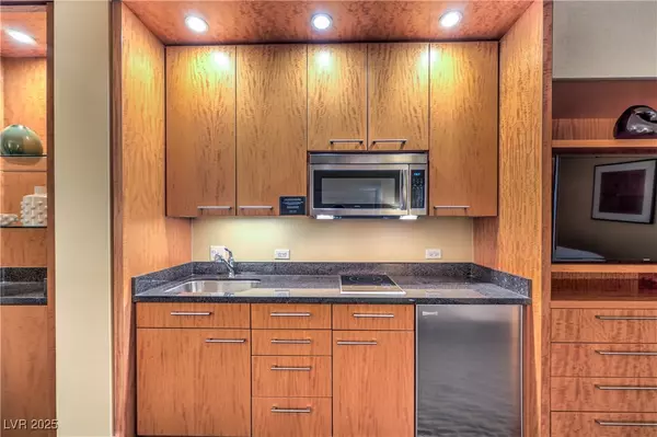 Las Vegas, NV 89109,2000 Fashion Show DR #2319