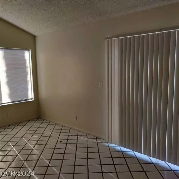 Las Vegas, NV 89121,4639 Kristen LN