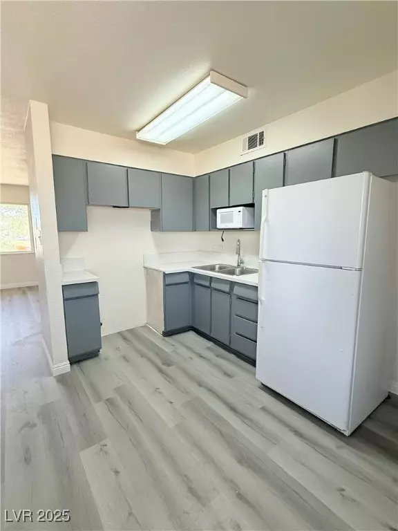 Las Vegas, NV 89107,6108 Kimberly CIR