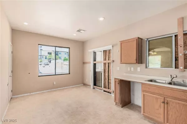 Henderson, NV 89011,6620 Tulip Falls DR