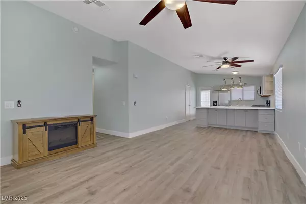 Las Vegas, NV 89122,5129 Midnight Oil DR