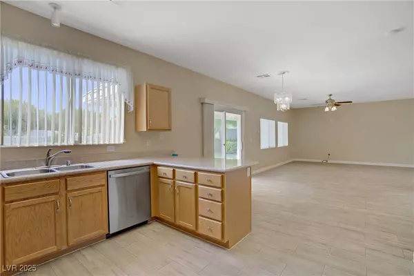 Las Vegas, NV 89143,8913 Loggers Mill AVE