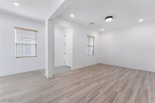 Las Vegas, NV 89147,8880 Flat Sands CT