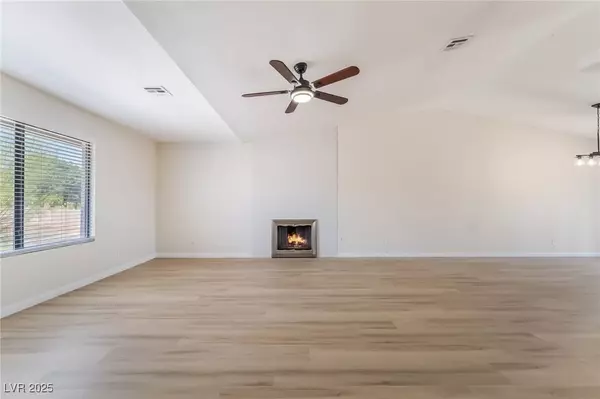 Henderson, NV 89015,160 Arcola CT