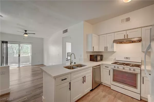 5655 E Sahara AVE #2048, Las Vegas, NV 89142