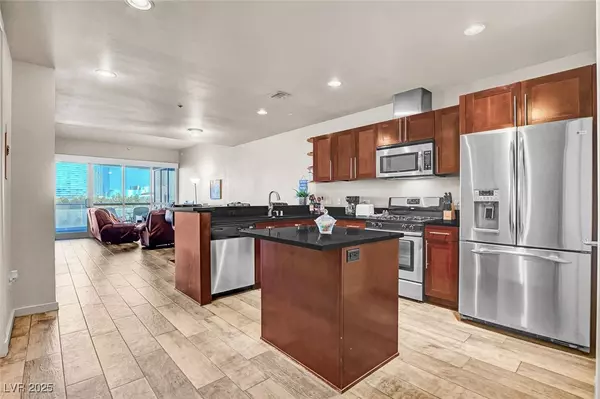 Las Vegas, NV 89103,4575 Dean Martin DR #711