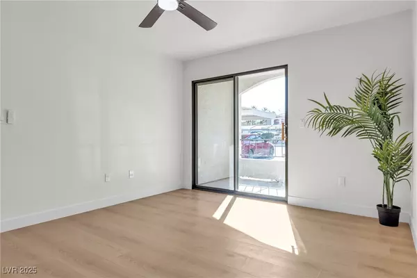 Henderson, NV 89052,950 Seven Hills DR #2418