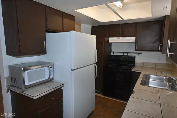 Las Vegas, NV 89101,2301 Stewart AVE #D