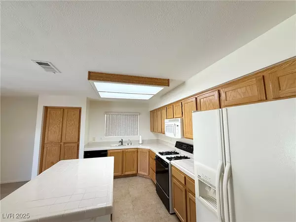 Las Vegas, NV 89128,8328 Olive Canyon DR